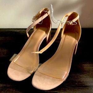 Blush pink heels never used size 8w not high at all